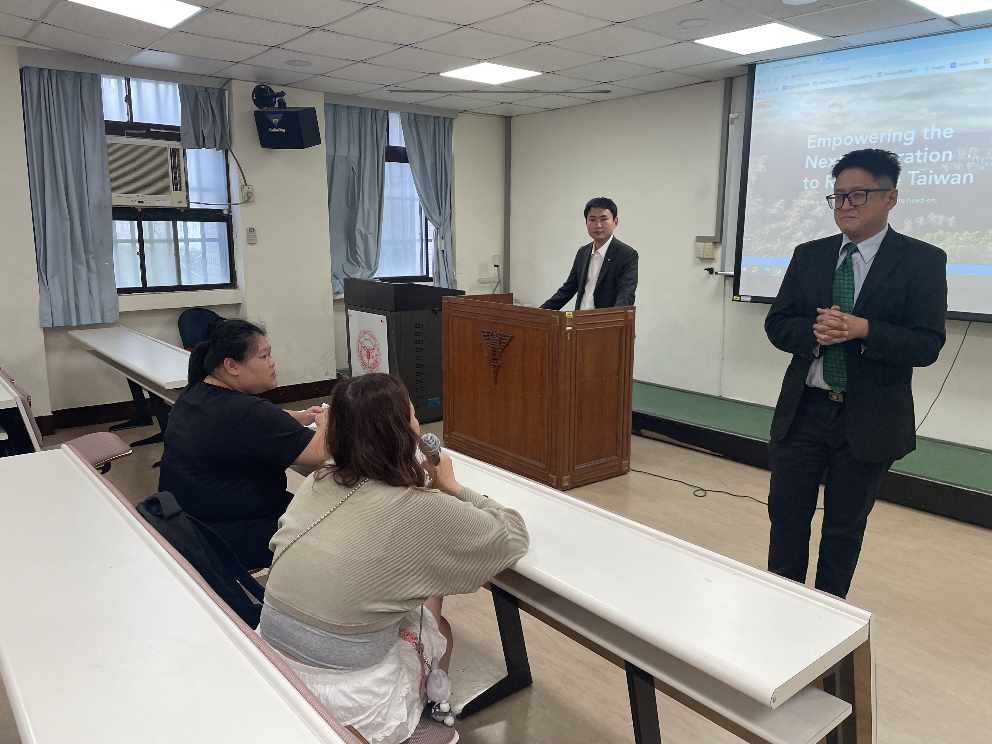 2024年4月15日立法院委員陳冠廷先生蒞校演講，講題：NGO Perspective on Taiwan’s Civic Diplomacy (非政府組織觀點看台灣外交)