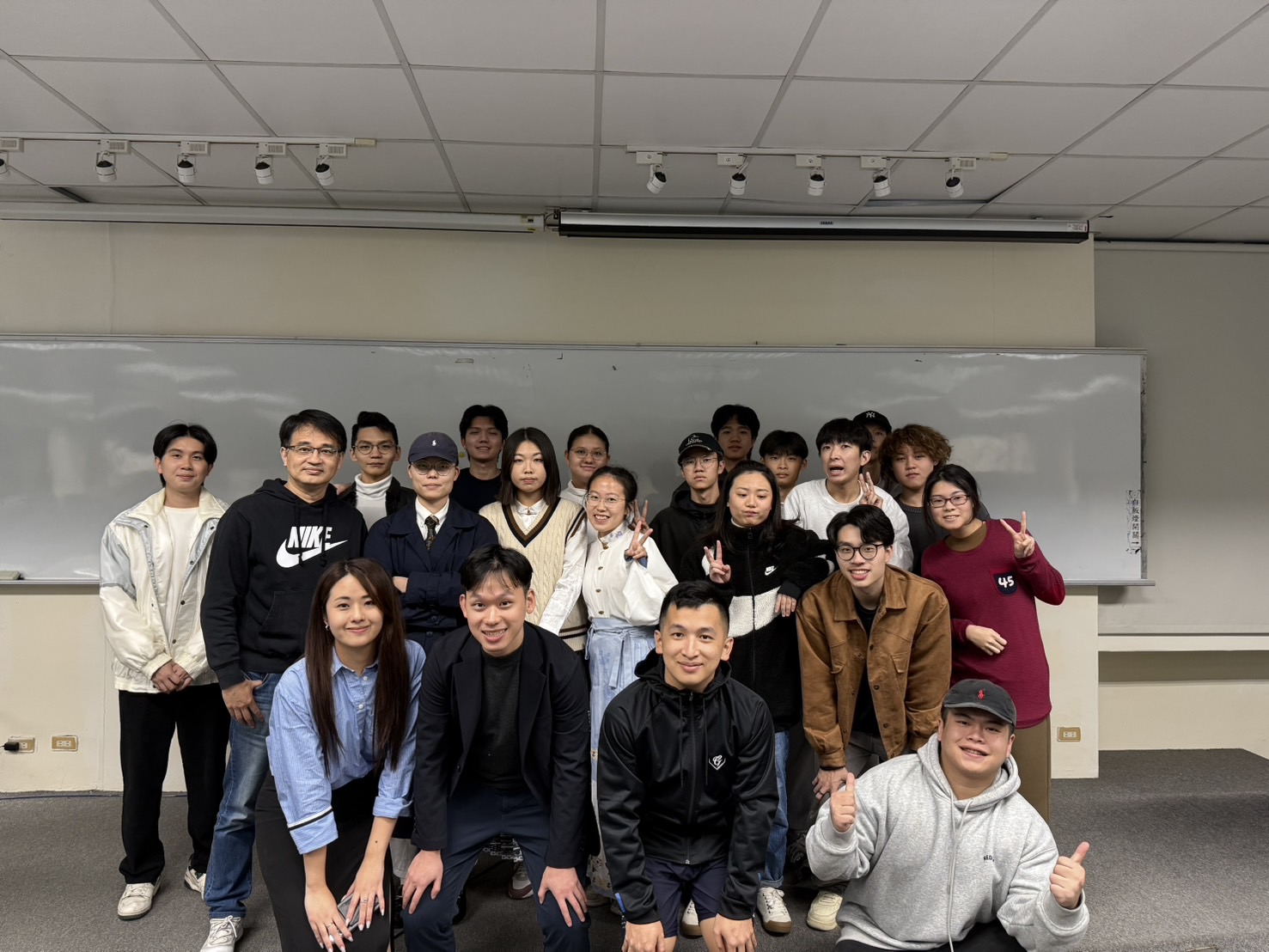 113年11月28日政經系友職涯分享系列-市場創新與拓展篇